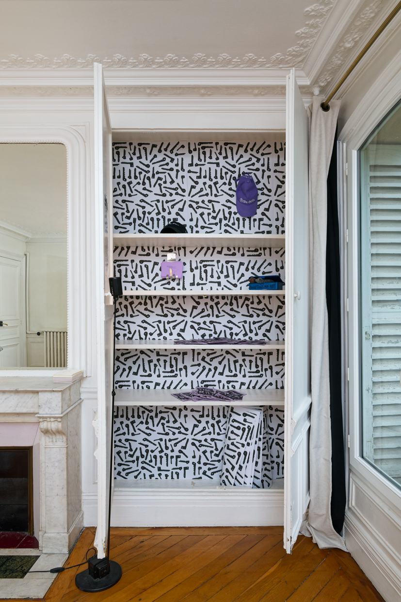 Agence de Voyage, Booked?